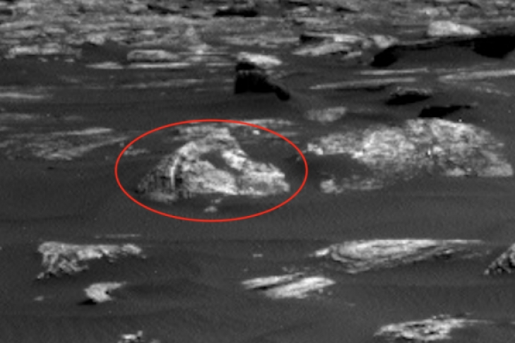 Ученые показали фото обнаруженного на Марсе домика лилипута
