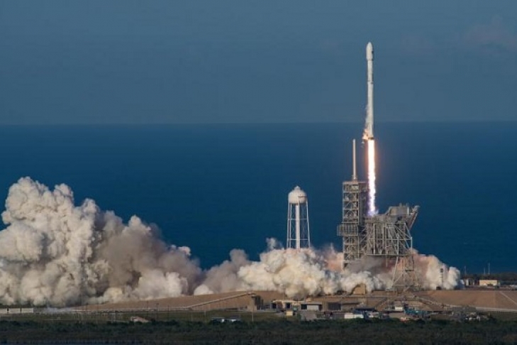 Илон Маск показал, как собирают ракеты Falcon