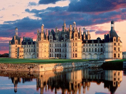 Кроме Парижа, во Франции новобрачные могут провести свой медовый месяц в замке Шамбор – и почувствовать себя настоящими королями!