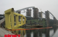 В Киеве на дне Днепра лежат 10 затонувших крупных судов и десятки маленьких плавсредств