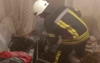 Под Киевом чуть не сгорел любитель покурить в постели