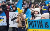 Десятки тисяч українців планують приїхати до Канади в найближчі місяці