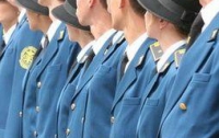 Украинских таможенников переоденут