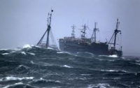 Тайфун «Болавен» уничтожает китайских рыбаков и корейских зевак