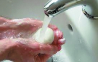Только 5% людей умеют мыть руки