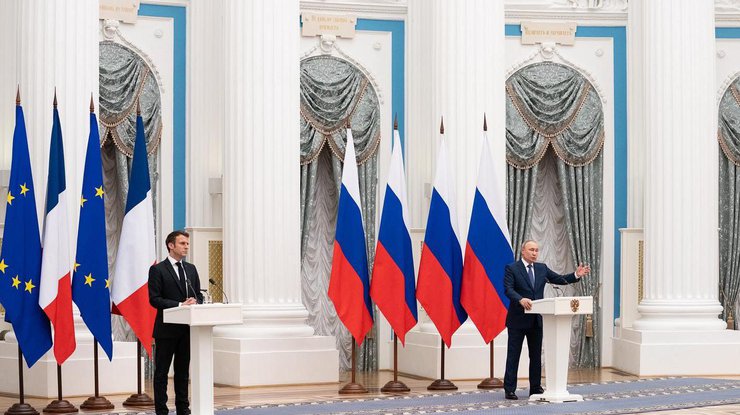Путин и Макрон договорились о встрече трехсторонней контактной группы