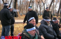 Голодающие в Мариинском парке чернобыльцы нашли общий язык с милицией