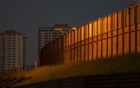 США выделят $10 миллиардов на строительство стены с Мексикой