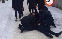 Шла в школу за ребенком: в Киеве внезапно умерла женщина