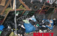 «Правый сектор» затеял большую уборку на Майдане