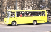 Проезд в киевских маршрутках уже стоит 3 гривны