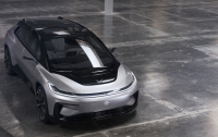 Конкурент Tesla показал новый электромобиль