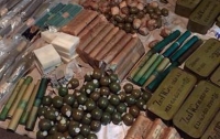 В Киевской области нашли огромный арсенал оружия