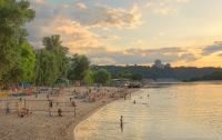 В Киеве разрешили купаться только на двух пляжах
