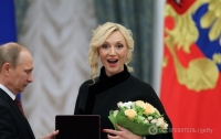 Дочери Пугачевой разрешили въезд в Украину