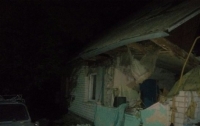 Сильный взрыв в частном доме под Киевом: часть здания развалилась