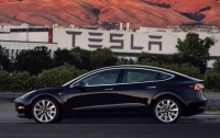 Стартовали продажи электромобиля Tesla Model 3
