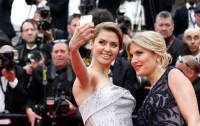 Каннский фестиваль запретил селфи на красной дорожке
