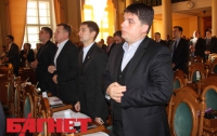 Депутаты Львовского горсовета молились, колядовали и занимались гимнопением в день принятия бюджета (ФОТО)
