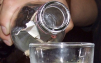 В Мелитополе прямо из киоска изъяли больше 100 л алкогольного фальсификата