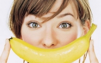 Как отбелить зубы банановой кожурой