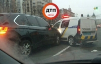 ДТП в Киеве: Авто патрульных и внедорожник BMW Х5 не поделили дорогу