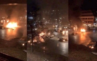 Массовые беспорядки в Швеции: люди бросались на копов и поджигали машины (видео)