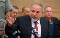Либерман потребовал срочно созвать комиссию Кнессета по иностранным делам и обороне