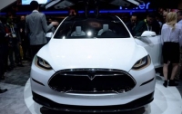 Tesla не будет менять производителя автопилота