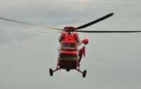 Польские спасатели подняли вертолет для помощи украинке, которая застряла в горах