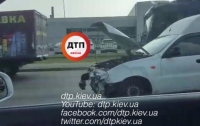 Масштабное ДТП в Киеве: на Окружной разбито три автомобиля