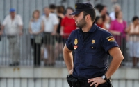 Внука испанского диктатора отправили в тюрьму за нападение на полицейского