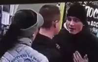 В Харькове покупатель ударил кассира ногой в лицо (видео)