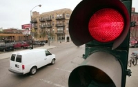 В Украине хотят разрешить ездить на красный свет светофора
