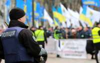 Нацгвардия и полиция усиленно охраняют порядок в центре Киева