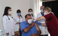 Турция начала испытания вакцины от коронавируса на людях