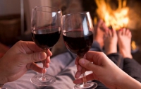 Два бокала вина в день нарушают мозговую активность, - ученые