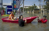 Центр Бангкока на грани затопления, а питьевой воды катастрофически не хватает