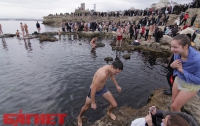 Как в Севастополе на Крещение Черное море превратили в «иордань» (ФОТО)