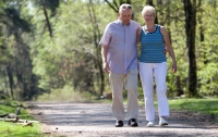 В США стариков заставляют ходить пешком