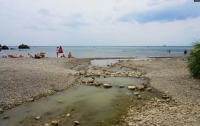 В оккупированном Крыму туристы купаются в нечистотах (фото)
