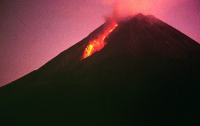 Вулкан в Индонезии унес жизни уже не менее 25 человек