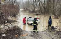 Стихия разбушевалась в украинских Карпатах (видео)