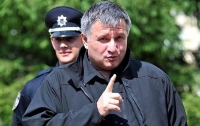 Аваков пригрозил расстрелять полицейских, которые попадут в ДТП на новых электромобилях