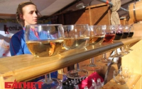 Во Львове выпили более 15 тысяч литров вина (ФОТО)