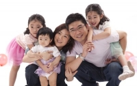 Китайским семьям разрешат иметь третьего ребенка