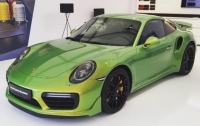 Покупателям Porsche 911 предложили оригинальный цвет за сто тысяч долларов