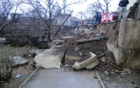 В Севастополе рушатся подъезды и подпорные стенки (ФОТО)