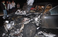 В Ровно неизвестные сожгли автомобиль депутата горсовета (видео)