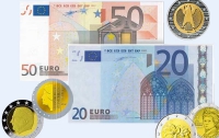 Нацбанк понизил курс евро